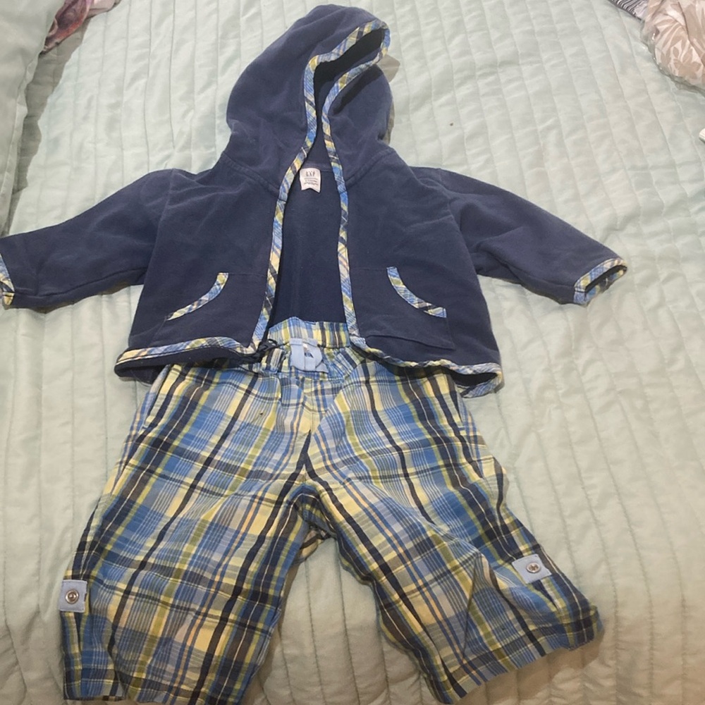 GAP Blue and Yellow Matching Set Vibrant Style